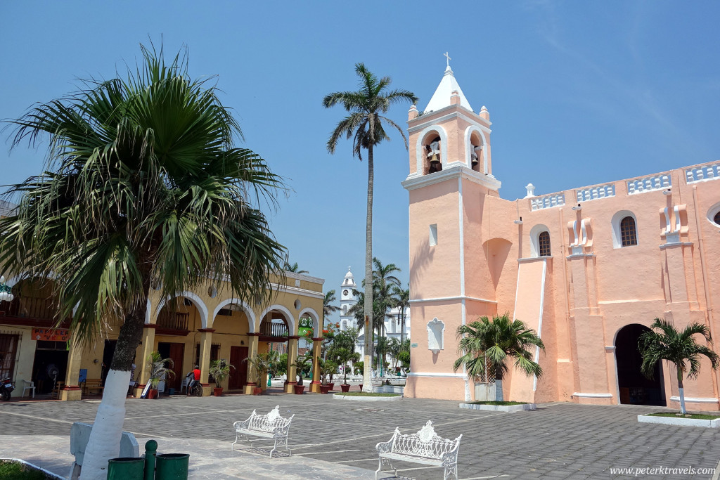 Side view of Iglesia la Candelaria, Tlacotalpan