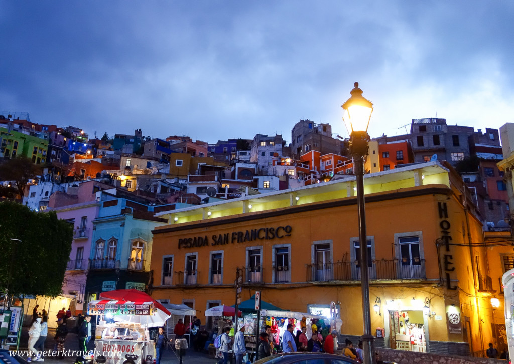 Busy corner, Guanajuato