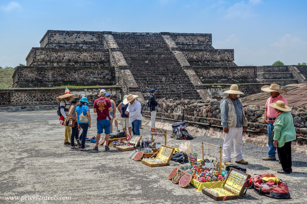 Vendors at Teotihuacan.